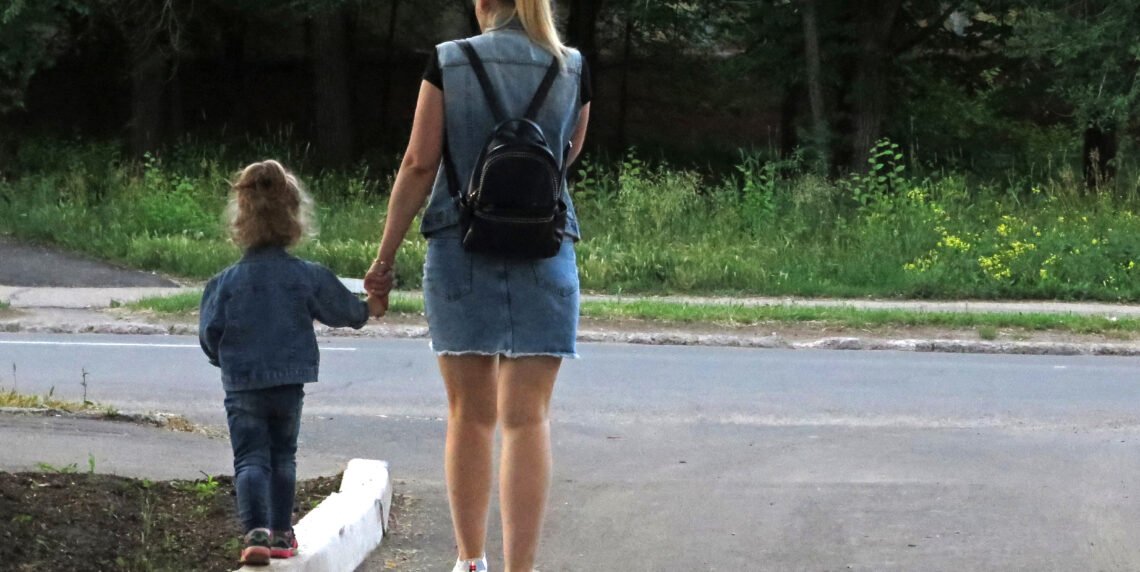 ПОРАДИ ЮРИСТА: Порядок розірвання шлюбу та стягнення аліментів