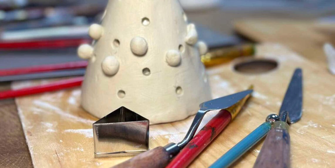 Глинотерапія. Як робота з природніми матеріалами впливає на підсвідомість