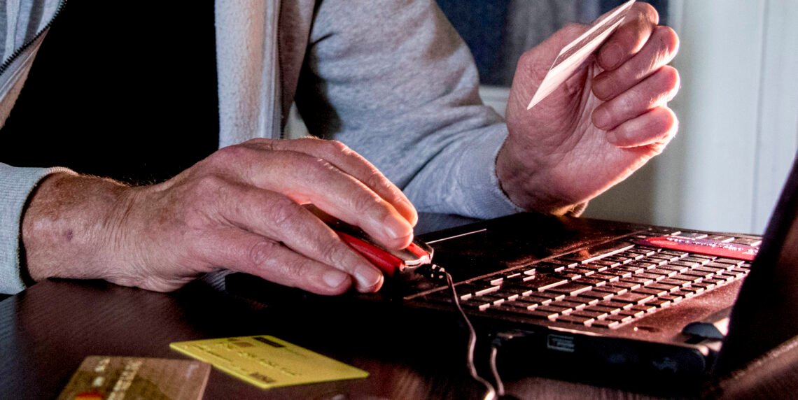 КОНСУЛЬТАЦІЯ ЮРИСТА: Чи може ВПО змінити банк для отримання пенсії у 2025 році